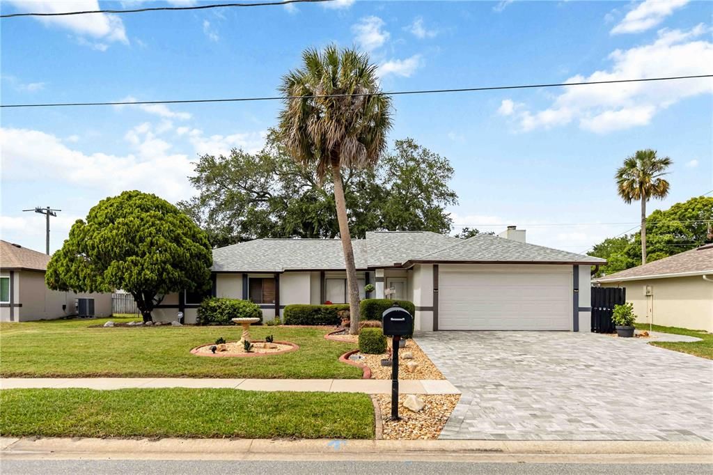 For Sale: $380,000 (3 beds, 2 baths, 1716 Square Feet)