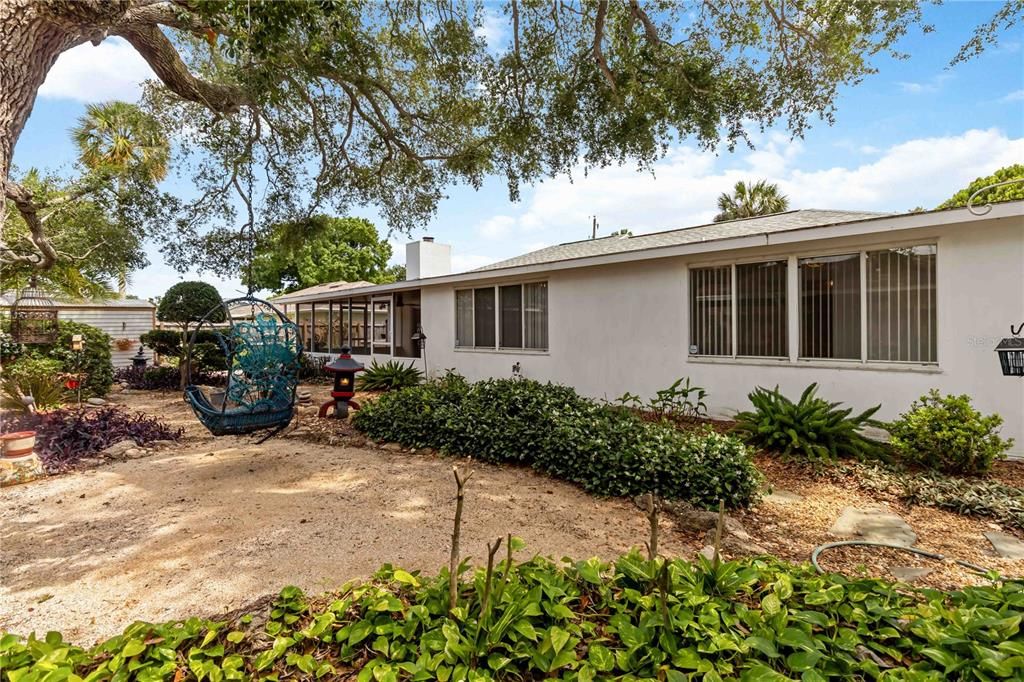 For Sale: $380,000 (3 beds, 2 baths, 1716 Square Feet)