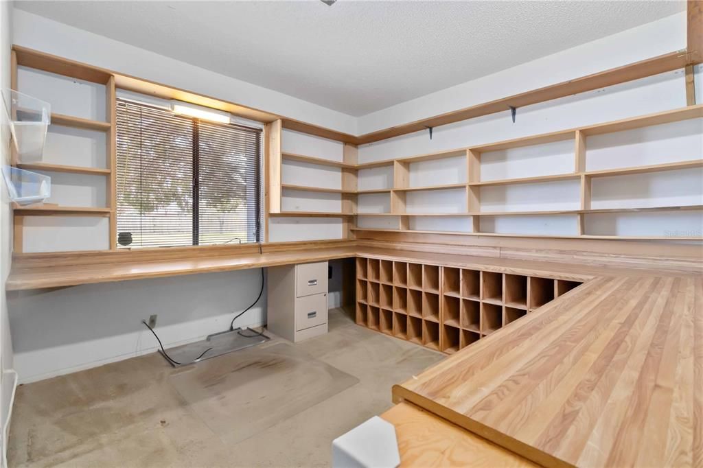 For Sale: $380,000 (3 beds, 2 baths, 1716 Square Feet)