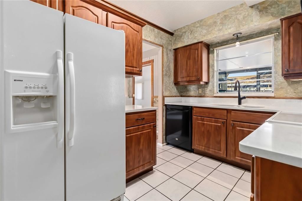 For Sale: $380,000 (3 beds, 2 baths, 1716 Square Feet)