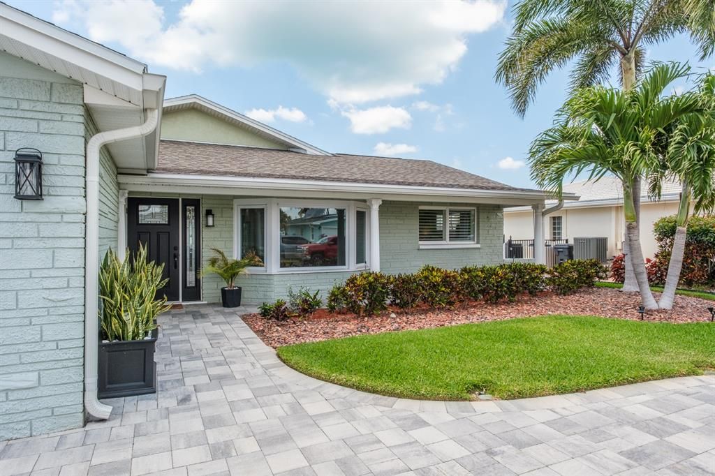 For Rent: $7,900 (3 beds, 2 baths, 1876 Square Feet)