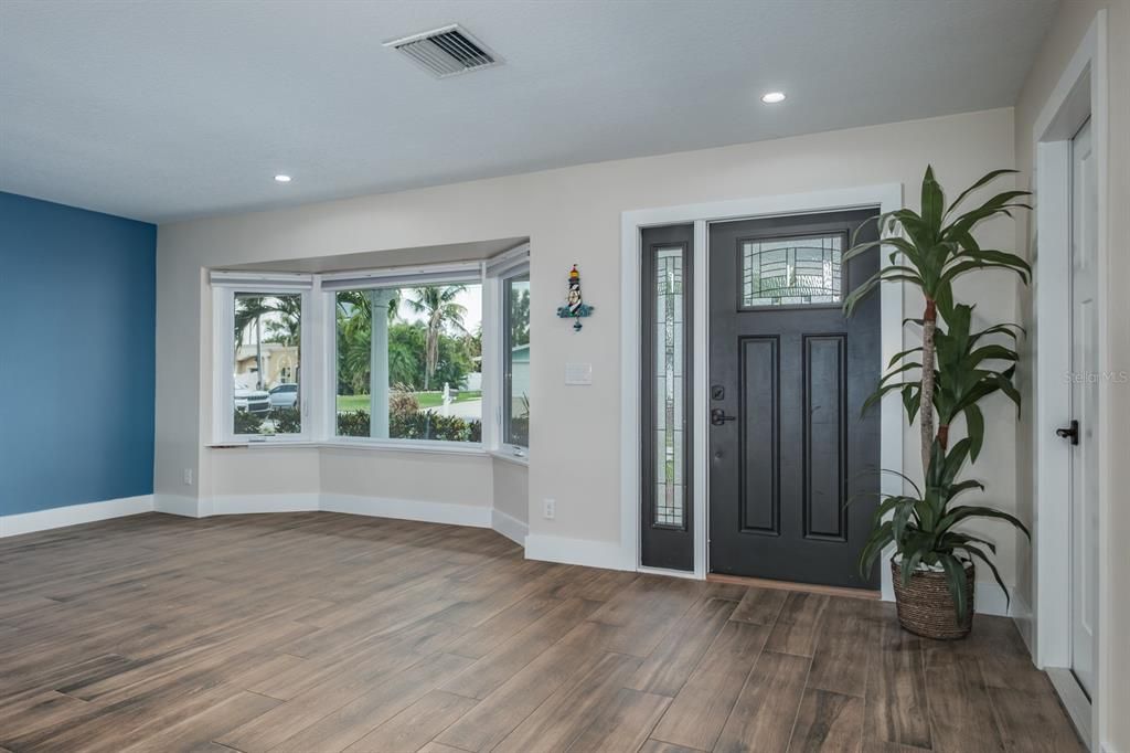 For Rent: $7,900 (3 beds, 2 baths, 1876 Square Feet)