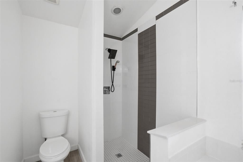 For Sale: $340,000 (3 beds, 2 baths, 1170 Square Feet)