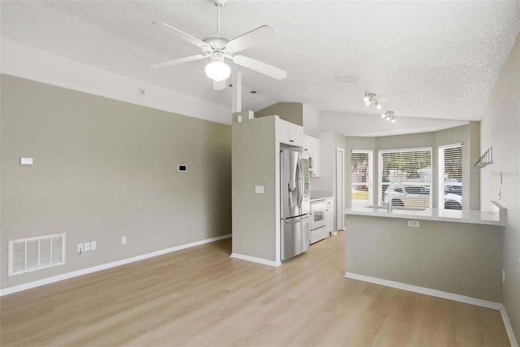 For Sale: $340,000 (3 beds, 2 baths, 1170 Square Feet)