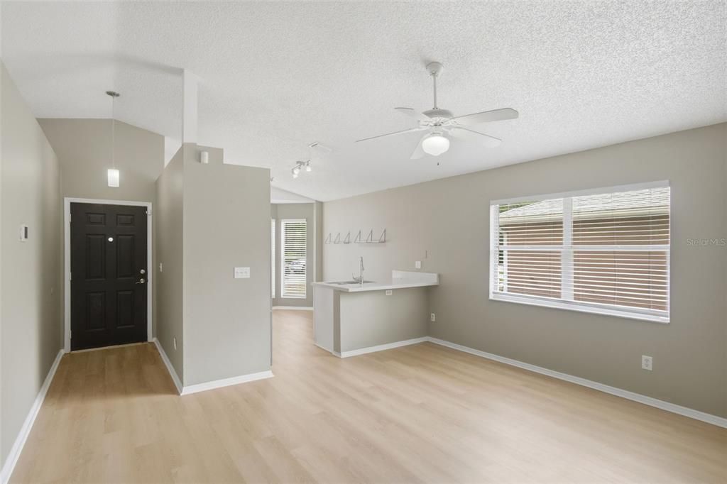 For Sale: $340,000 (3 beds, 2 baths, 1170 Square Feet)