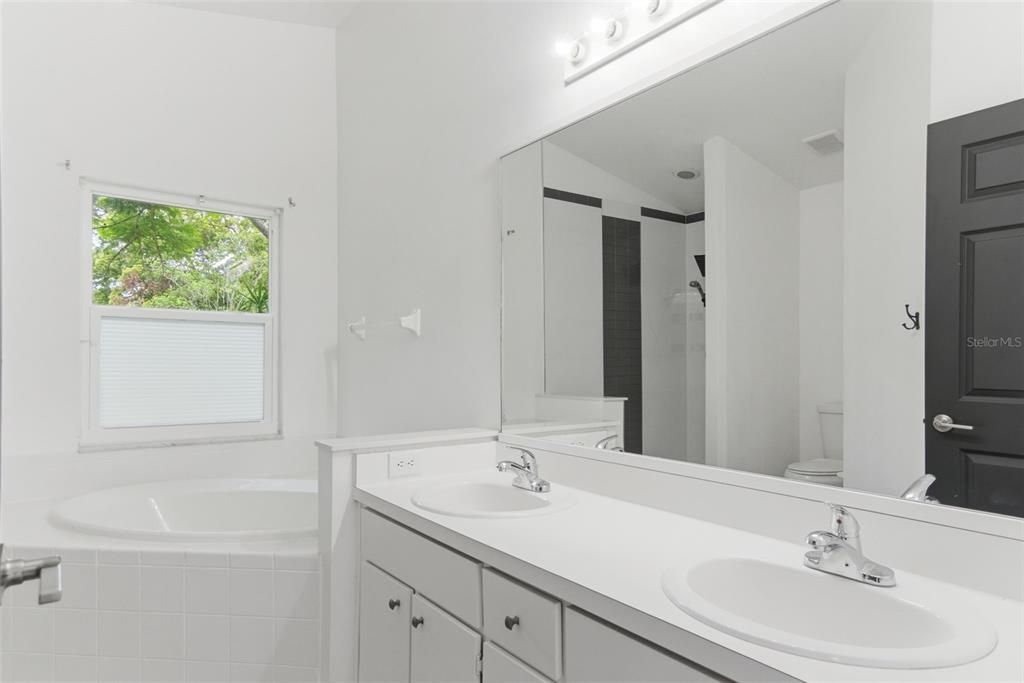 For Sale: $340,000 (3 beds, 2 baths, 1170 Square Feet)