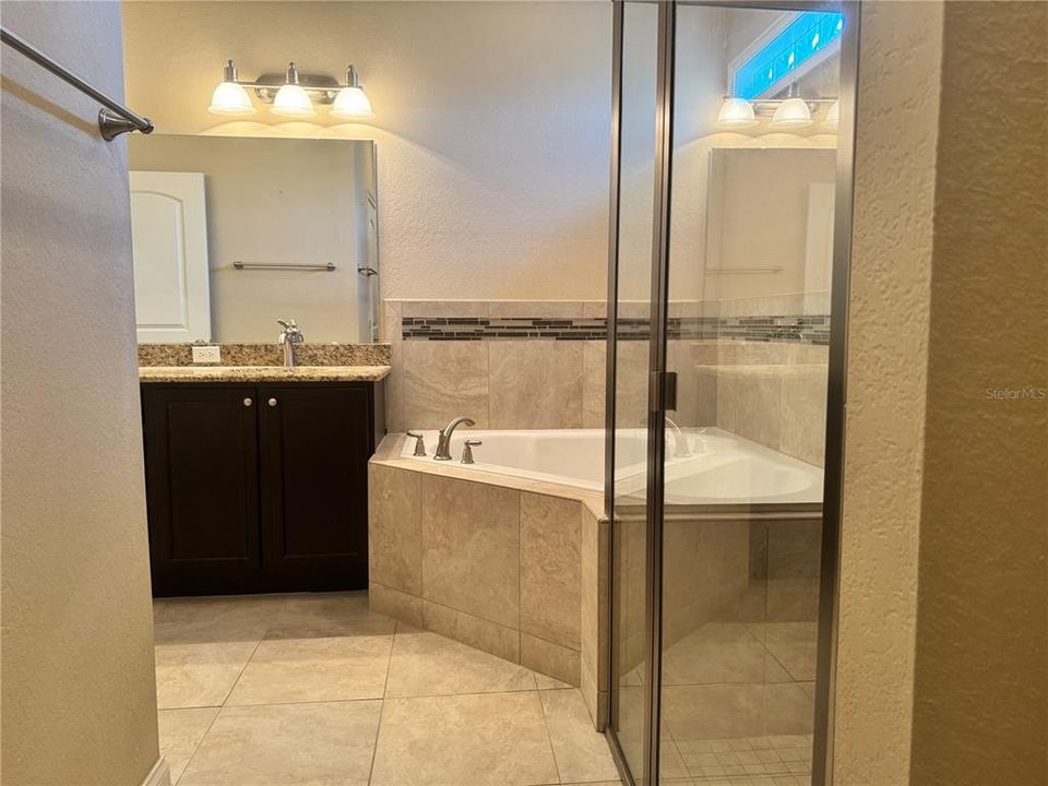 En Venta: $279,900 (3 camas, 2 baños, 1650 Pies cuadrados)