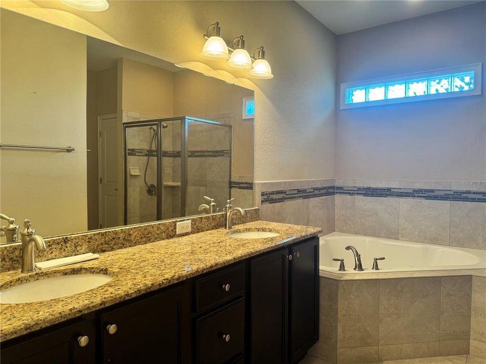 En Venta: $279,900 (3 camas, 2 baños, 1650 Pies cuadrados)