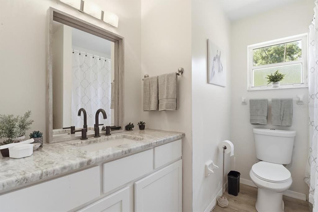 En Venta: $624,999 (4 camas, 3 baños, 2500 Pies cuadrados)