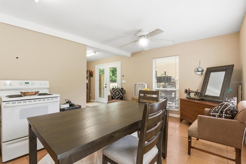 En Venta: $624,999 (4 camas, 3 baños, 2500 Pies cuadrados)