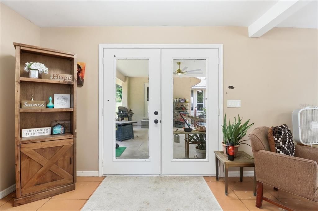 En Venta: $624,999 (4 camas, 3 baños, 2500 Pies cuadrados)