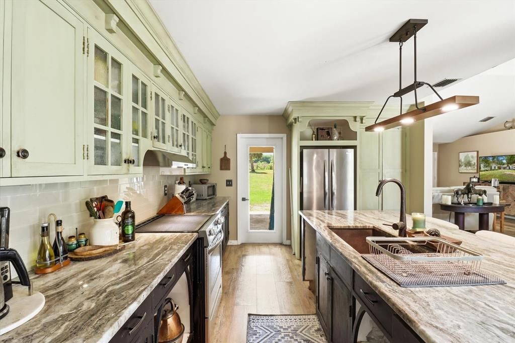 En Venta: $624,999 (4 camas, 3 baños, 2500 Pies cuadrados)