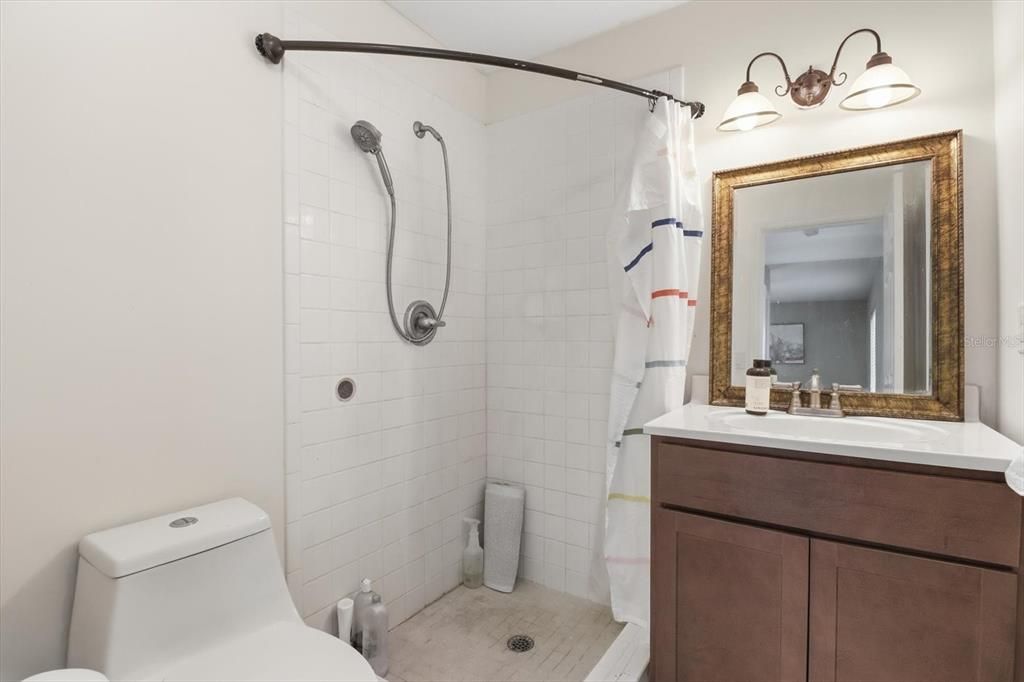 En Venta: $624,999 (4 camas, 3 baños, 2500 Pies cuadrados)