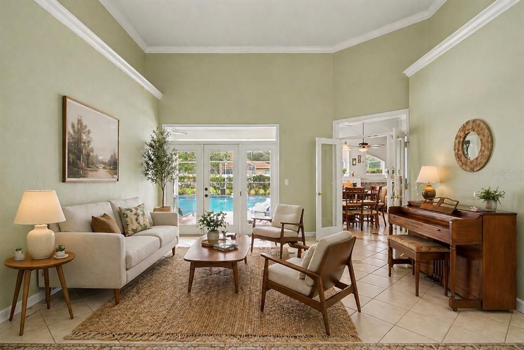 Activo con contrato: $674,000 (4 camas, 3 baños, 2614 Pies cuadrados)