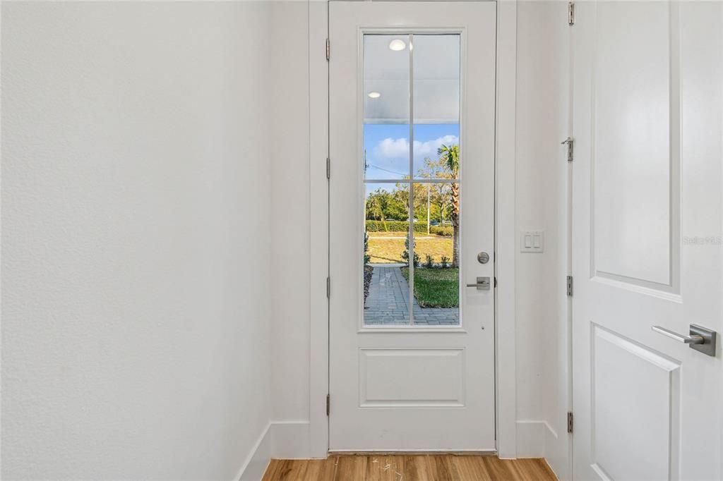 En Venta: $469,990 (4 camas, 3 baños, 2025 Pies cuadrados)