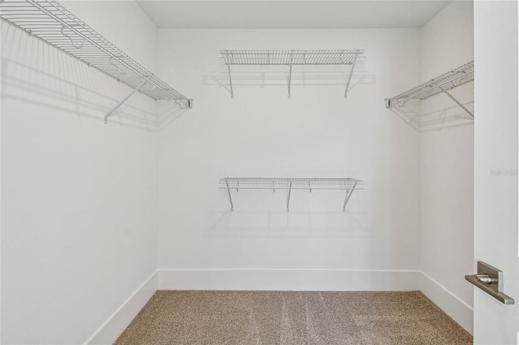 En Venta: $469,990 (4 camas, 3 baños, 2025 Pies cuadrados)