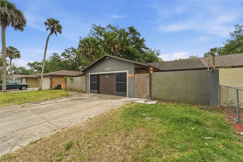 For Sale: $225,000 (2 beds, 2 baths, 1232 Square Feet)