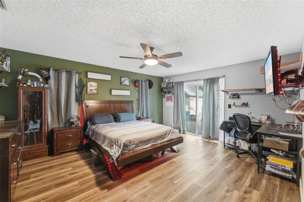 For Sale: $225,000 (2 beds, 2 baths, 1232 Square Feet)