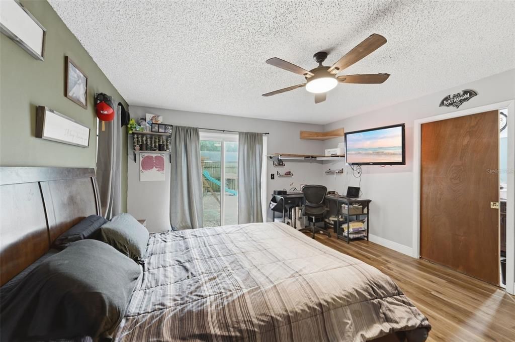 For Sale: $225,000 (2 beds, 2 baths, 1232 Square Feet)