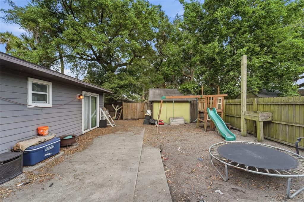For Sale: $225,000 (2 beds, 2 baths, 1232 Square Feet)