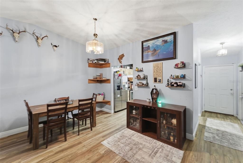 For Sale: $225,000 (2 beds, 2 baths, 1232 Square Feet)
