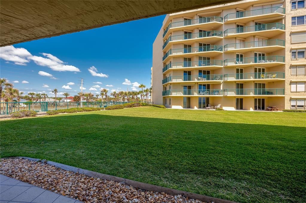 For Sale: $425,000 (2 beds, 2 baths, 1500 Square Feet)
