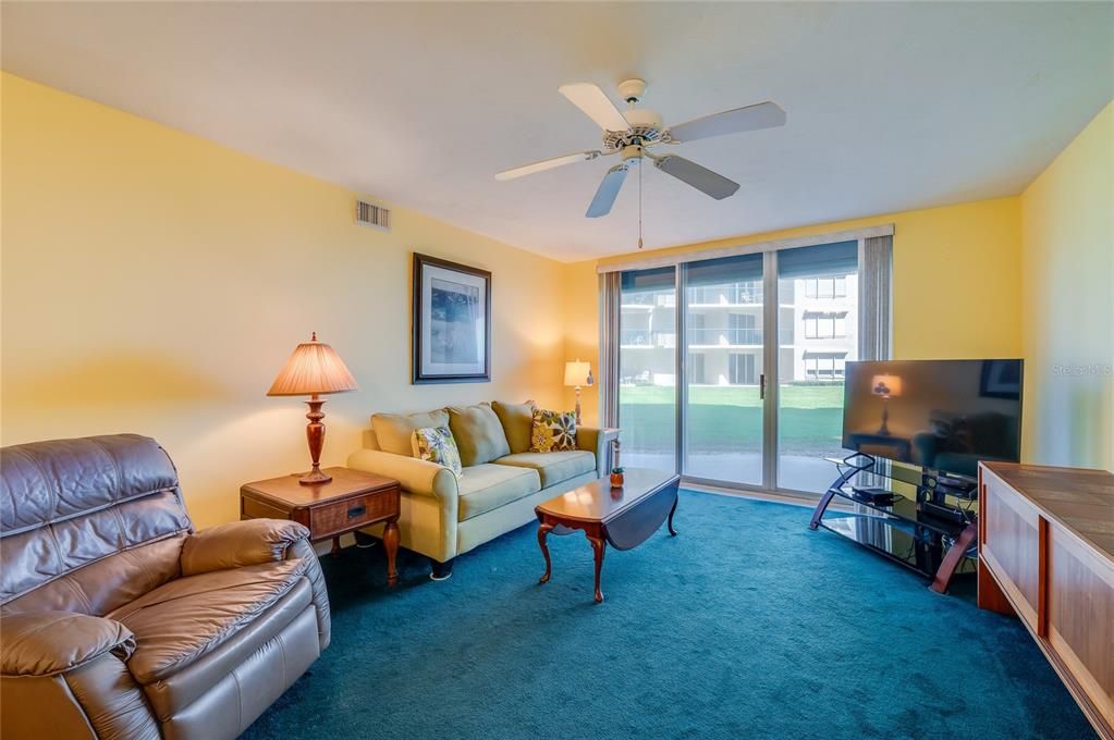 For Sale: $425,000 (2 beds, 2 baths, 1500 Square Feet)