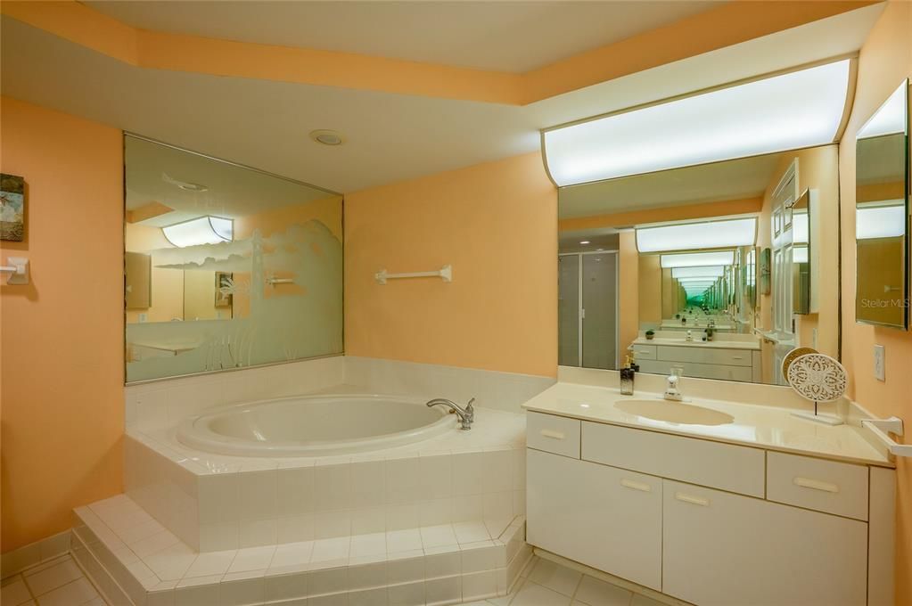 For Sale: $425,000 (2 beds, 2 baths, 1500 Square Feet)