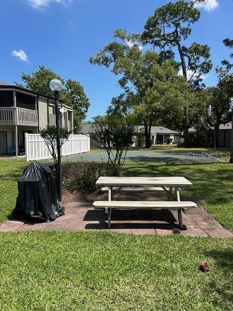 For Sale: $159,900 (2 beds, 2 baths, 1000 Square Feet)