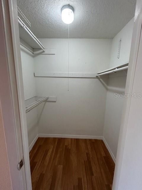 For Sale: $159,900 (2 beds, 2 baths, 1000 Square Feet)