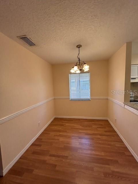 For Sale: $159,900 (2 beds, 2 baths, 1000 Square Feet)