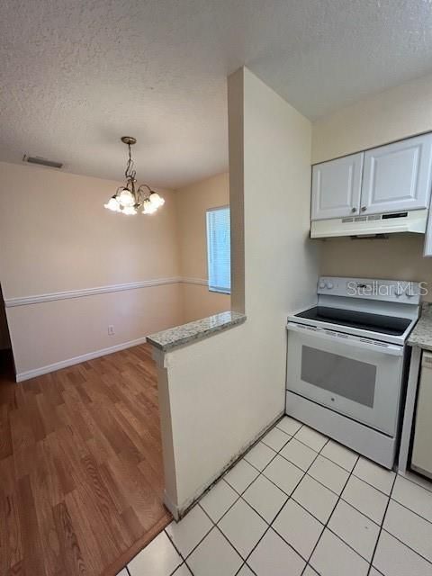 For Sale: $159,900 (2 beds, 2 baths, 1000 Square Feet)