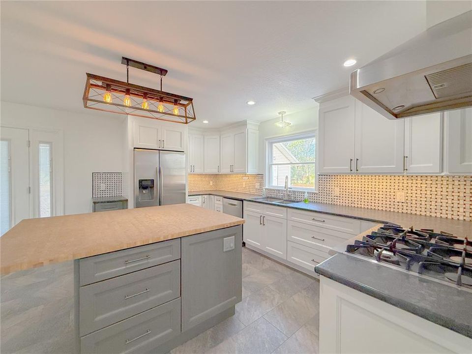 For Rent: $4,500 (3 beds, 2 baths, 2178 Square Feet)