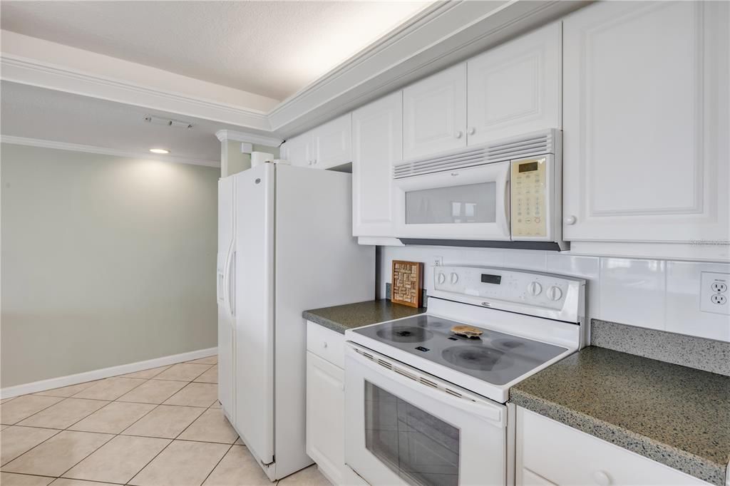 Activo con contrato: $549,900 (2 camas, 2 baños, 1184 Pies cuadrados)