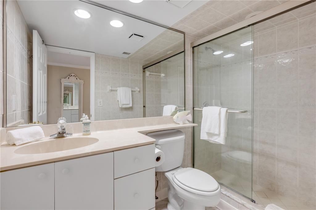 Activo con contrato: $549,900 (2 camas, 2 baños, 1184 Pies cuadrados)