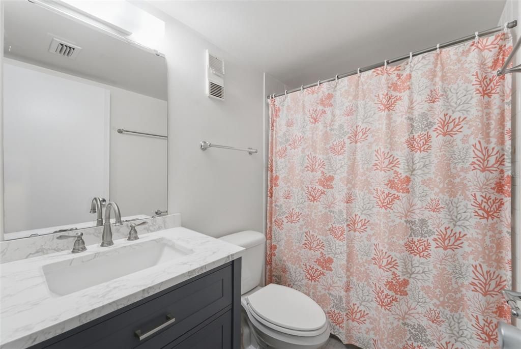 Activo con contrato: $149,900 (2 camas, 2 baños, 897 Pies cuadrados)