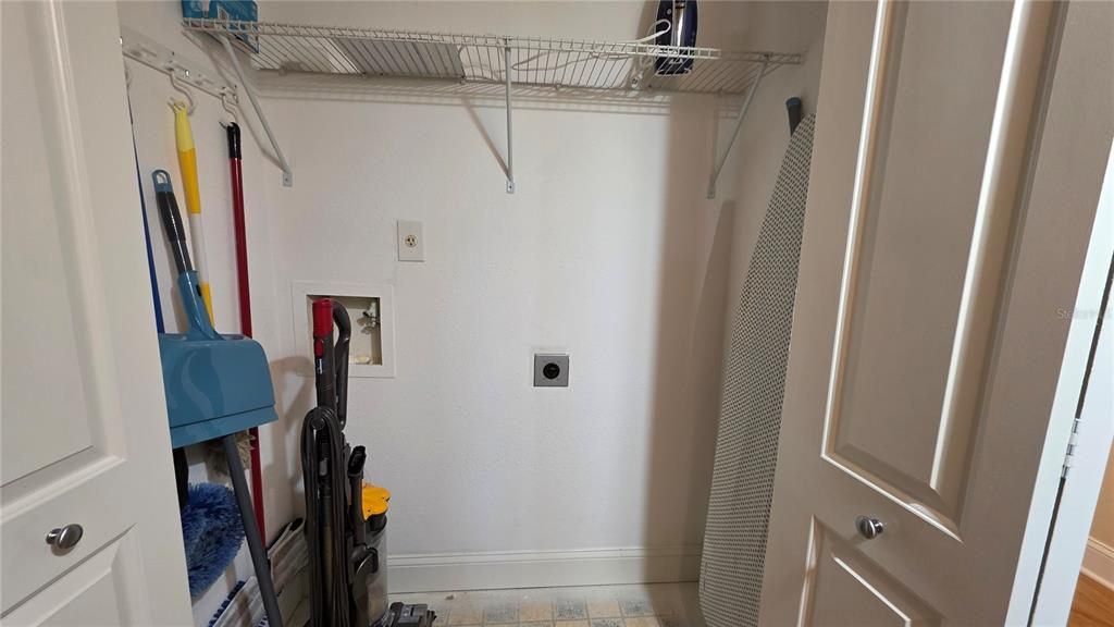Activo con contrato: $179,000 (2 camas, 2 baños, 1147 Pies cuadrados)