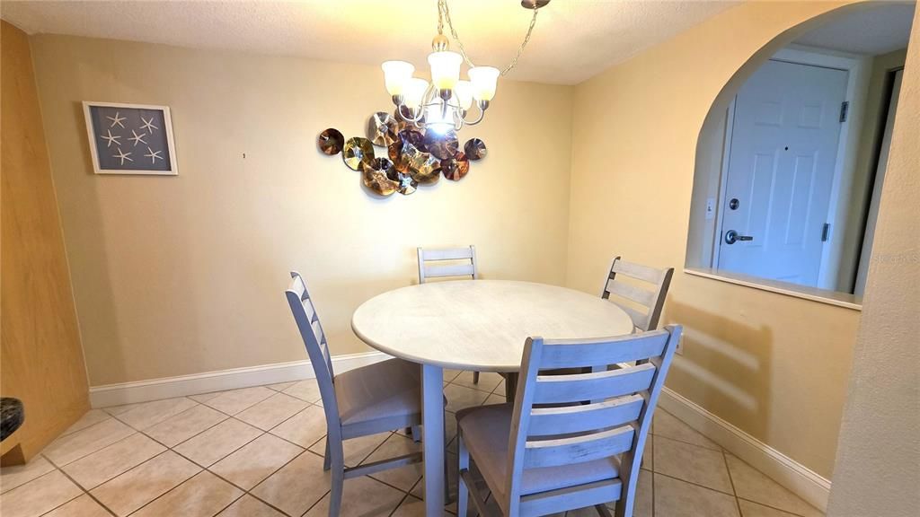 Activo con contrato: $179,000 (2 camas, 2 baños, 1147 Pies cuadrados)