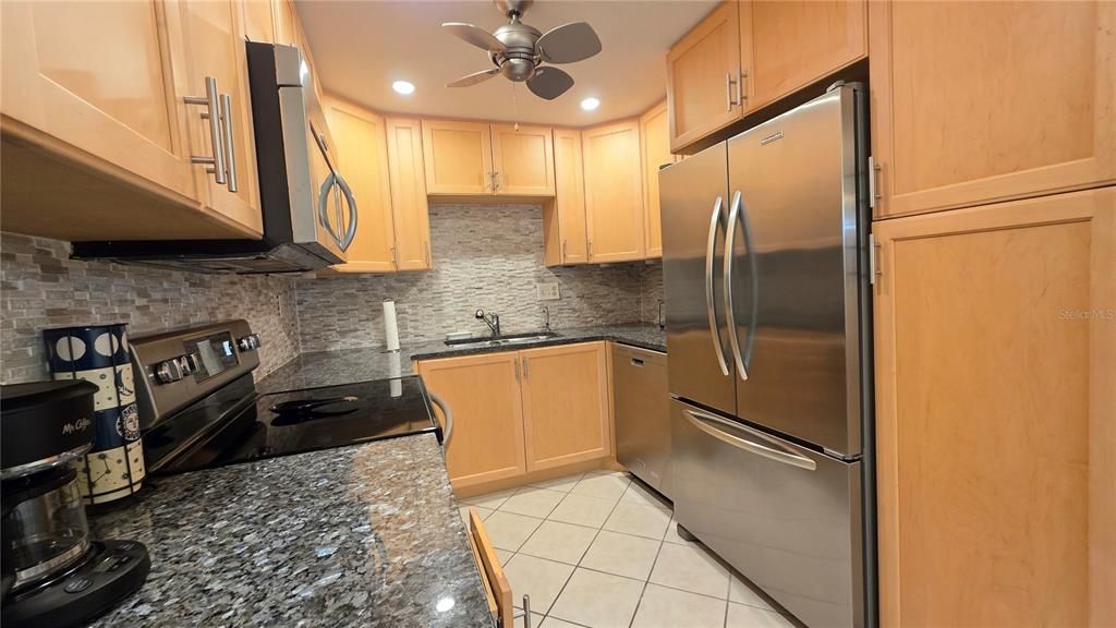 Activo con contrato: $179,000 (2 camas, 2 baños, 1147 Pies cuadrados)