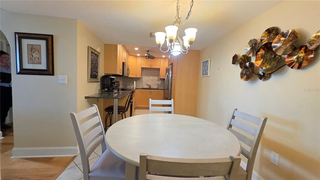 Activo con contrato: $179,000 (2 camas, 2 baños, 1147 Pies cuadrados)