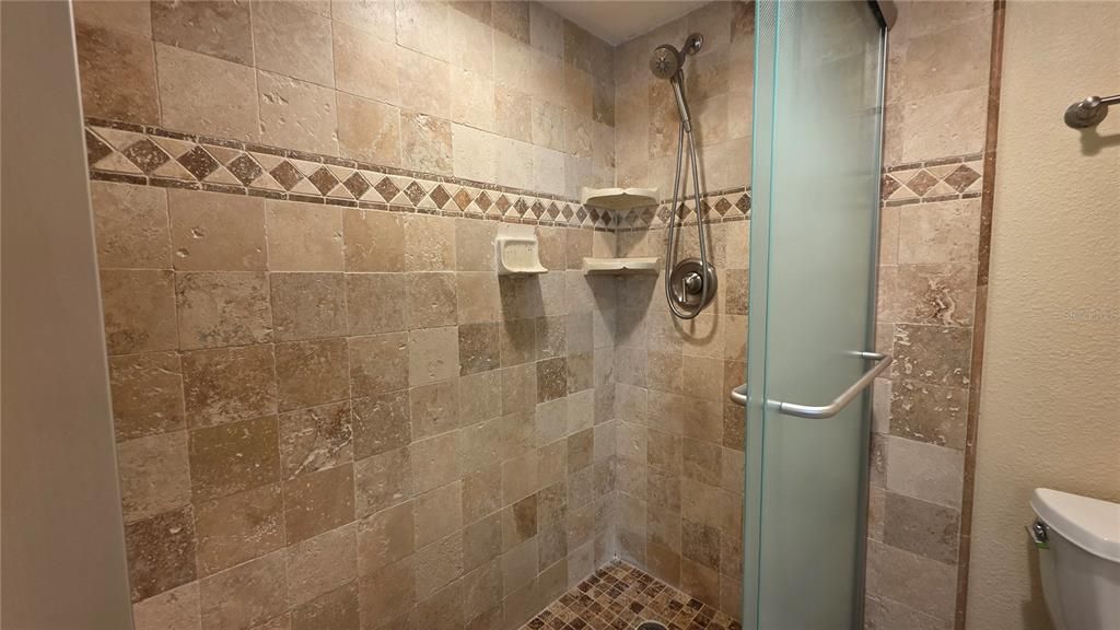 Activo con contrato: $179,000 (2 camas, 2 baños, 1147 Pies cuadrados)