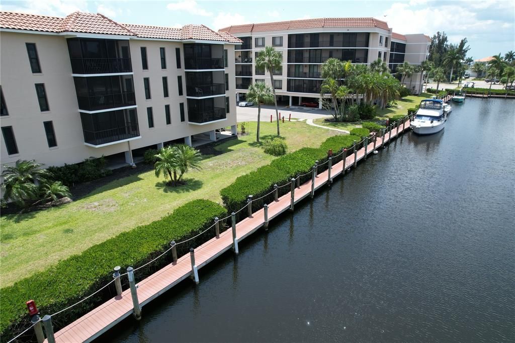 Activo con contrato: $179,000 (2 camas, 2 baños, 1147 Pies cuadrados)