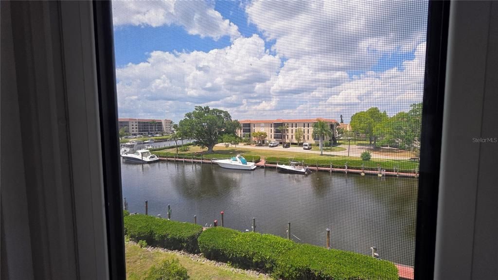 Activo con contrato: $179,000 (2 camas, 2 baños, 1147 Pies cuadrados)