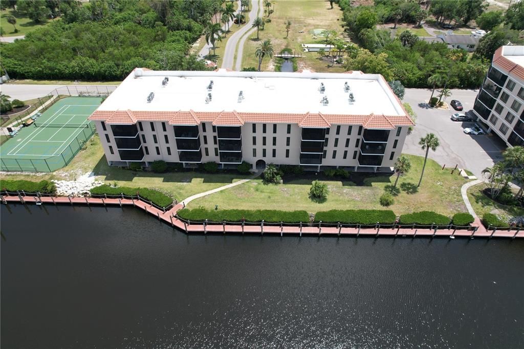 Activo con contrato: $179,000 (2 camas, 2 baños, 1147 Pies cuadrados)