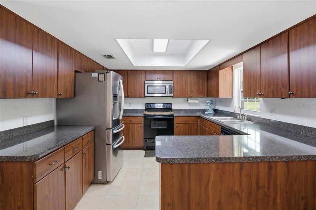 For Sale: $279,000 (3 beds, 2 baths, 1350 Square Feet)