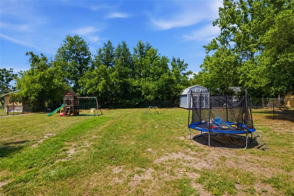 For Sale: $279,000 (3 beds, 2 baths, 1350 Square Feet)