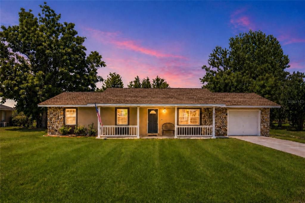 For Sale: $279,000 (3 beds, 2 baths, 1350 Square Feet)