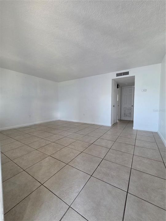 For Sale: $85,000 (2 beds, 1 baths, 775 Square Feet)