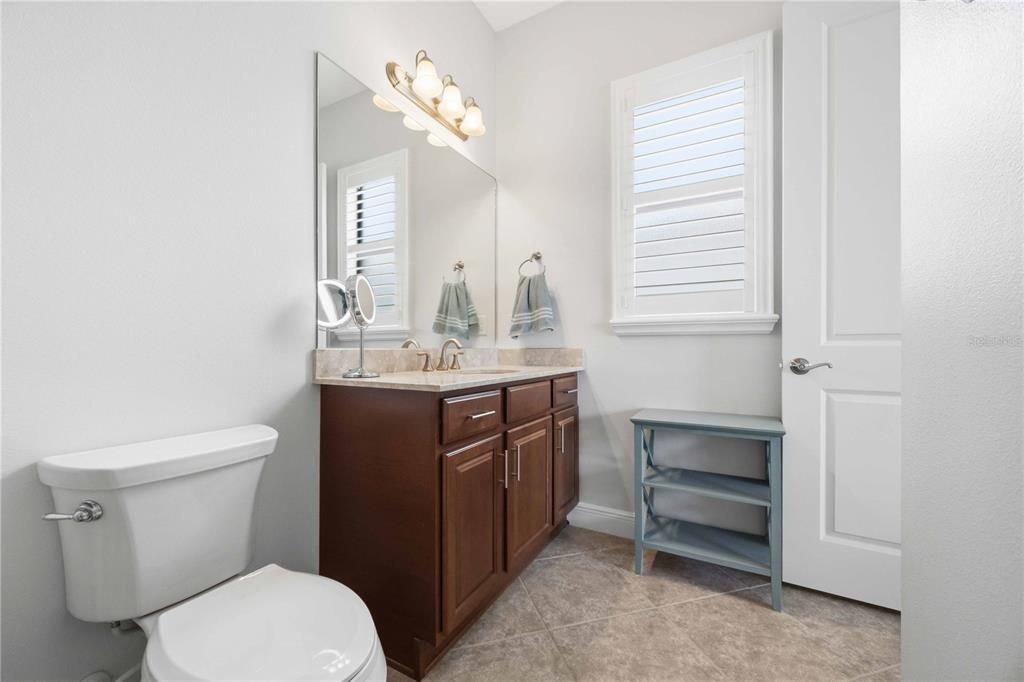 En Venta: $845,000 (3 camas, 3 baños, 2378 Pies cuadrados)