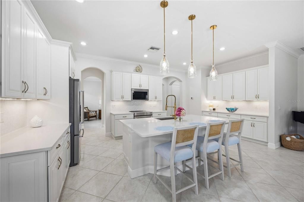 En Venta: $845,000 (3 camas, 3 baños, 2378 Pies cuadrados)
